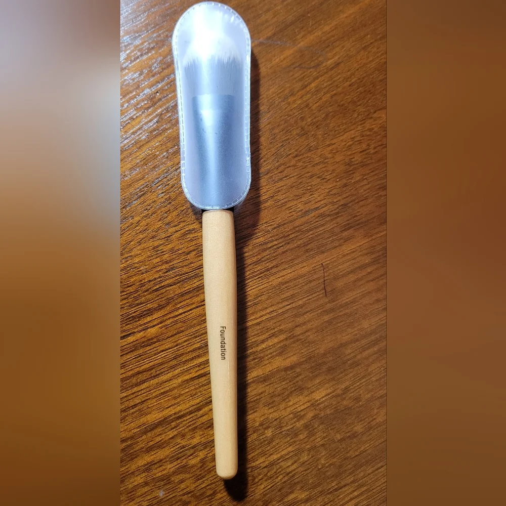 Benefit Makeup Brush with Protective Case NEW